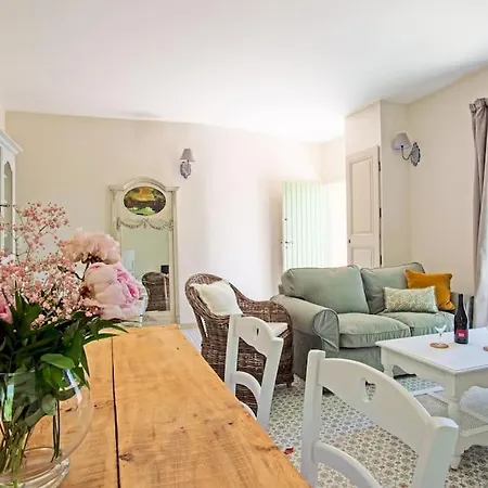 Holiday home Chambre D'hotes Dans Les Vignes Proche De La Mer